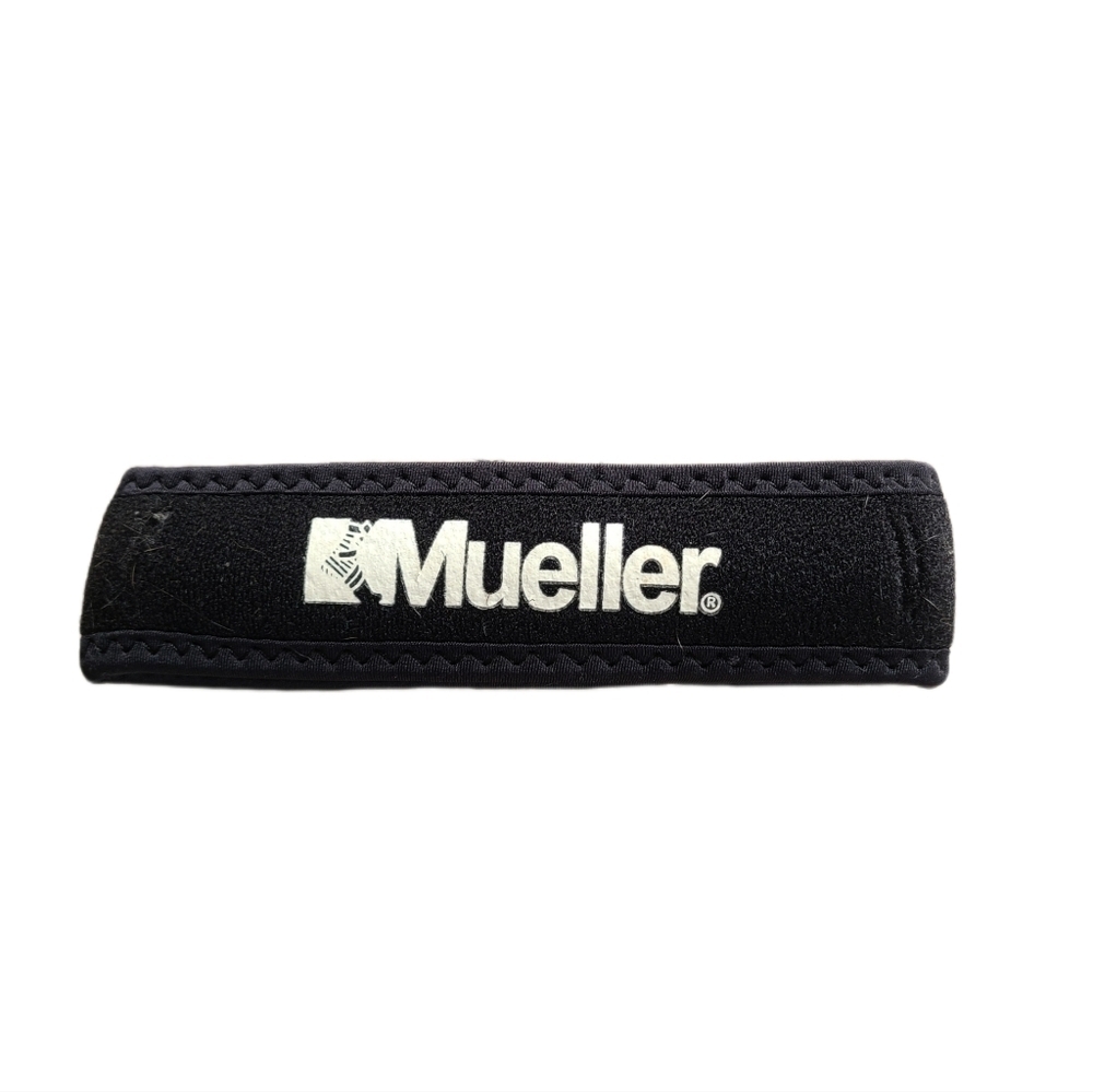 Mueller Black Adjustable Knee Strap One Size
